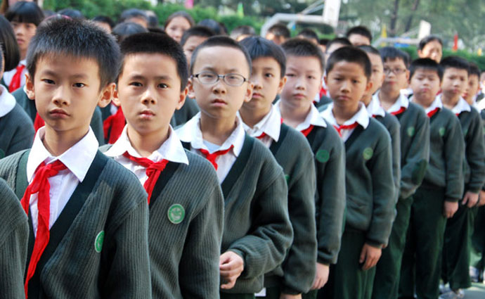  ; 北大附中广州实验学校-辉煌10周年; 广州北大附中高中校服.
