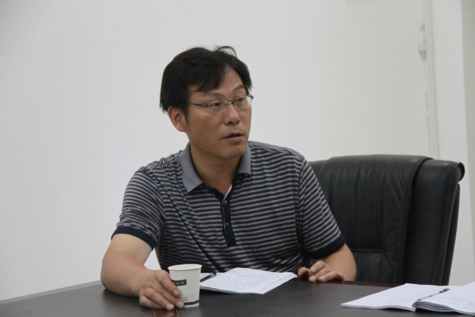 副校长刘中文同志主持,来自小学,初中,武汉为明高级中学的主任和教学